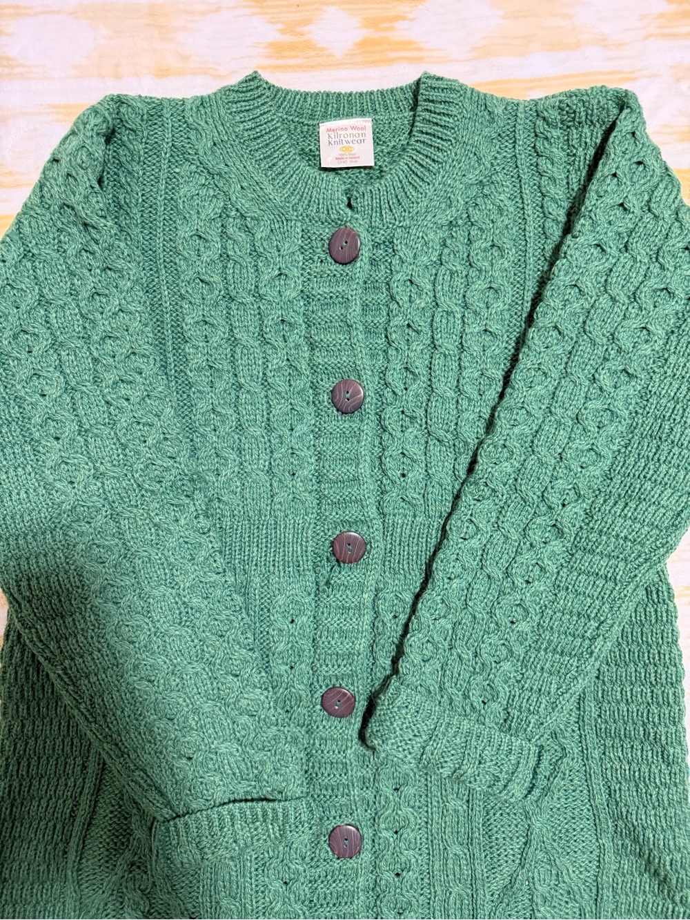 Kilronan Knitwear Merino Wool Cable-Knit Green Button-Up Cardigan - Picture 5 of 7